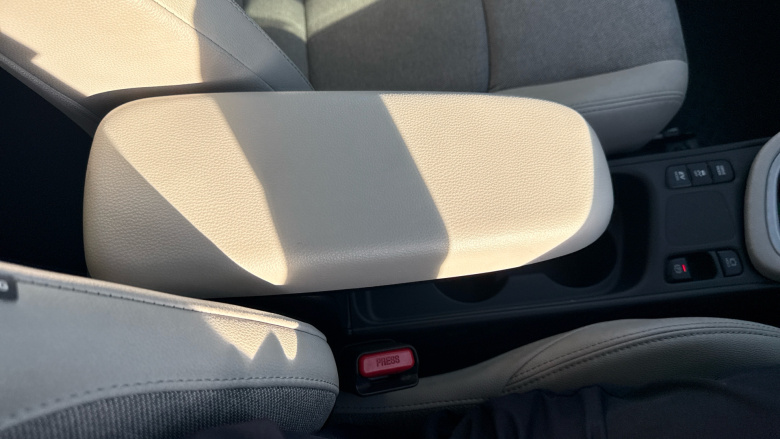 Toyota Yaris 1.5 Hybrid Excel 5dr CVT Hybrid Hatchback